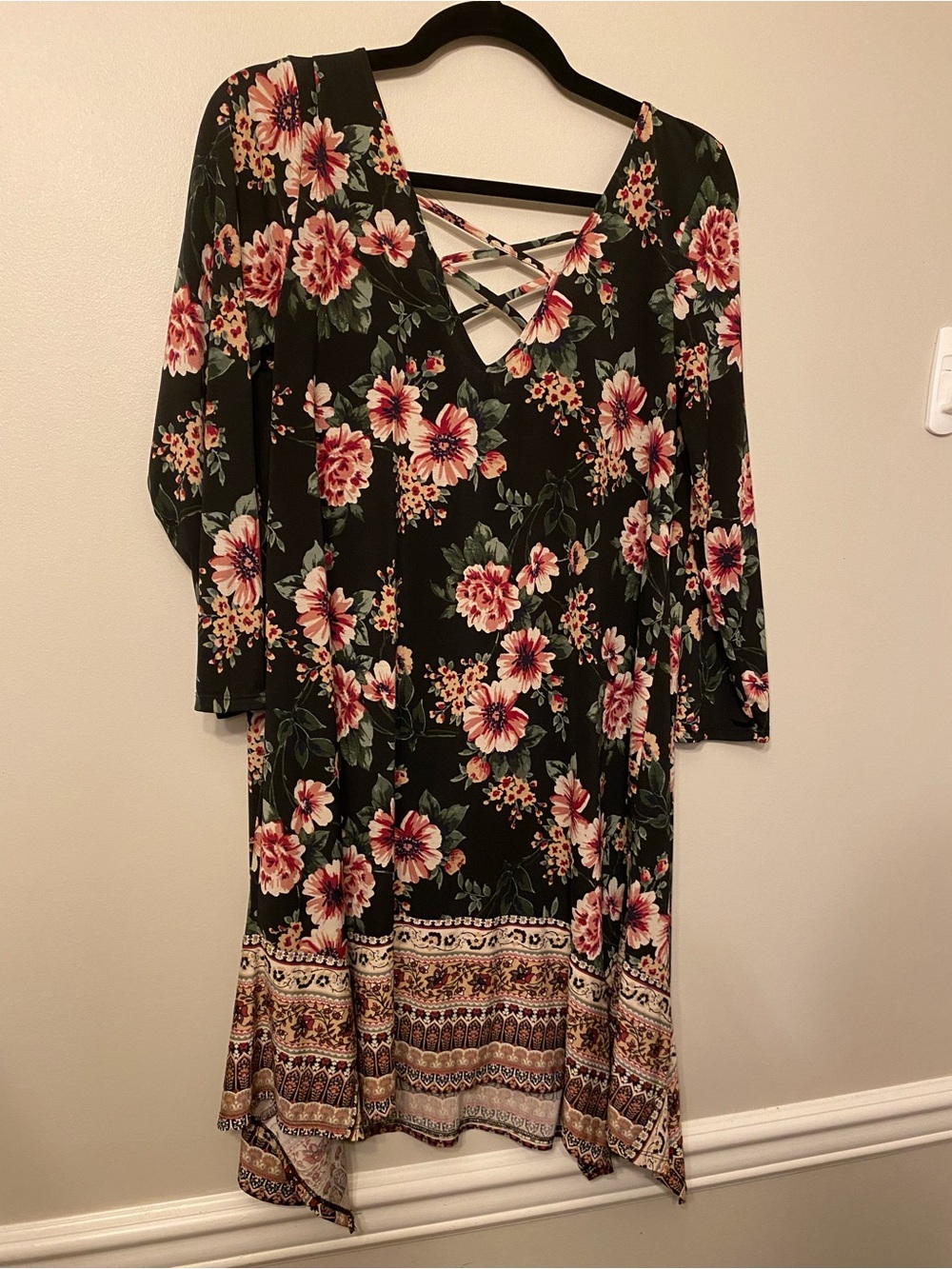 Three Hearts Black Floral Crisscross V-Neck Long Sleeve Dress - Picture 3 of 3